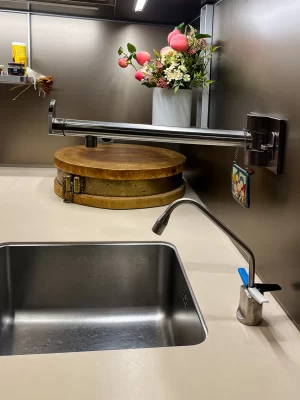 Appartamento a Monza con Impianto ad osmosi inversa con frigo gasazione e rubinetto meccanico a 3 vie