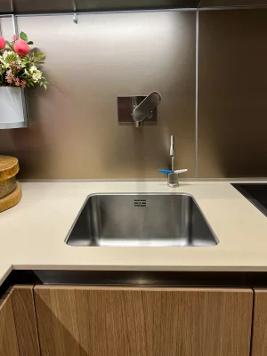 Appartamento a Monza con Impianto ad osmosi inversa con frigo gasazione e rubinetto meccanico a 3 vie