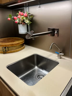 Appartamento a Monza con Impianto ad osmosi inversa con frigo gasazione e rubinetto meccanico a 3 vie