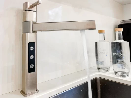 Appartamento con Impianto ad osmosi inversa con frigo gasazione e rubinetto elettrico a 5 vie