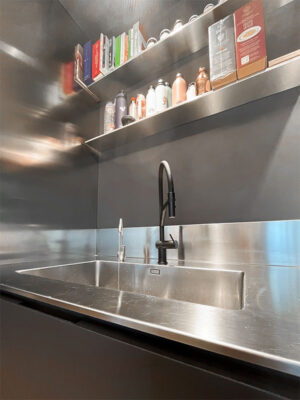 Cucina-in-acciaio