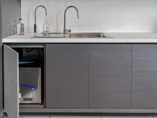 Impianto ad osmosi inversa con frigo gasazione - Osmy friz 220 lt e rubinetto elettronico a tre vie