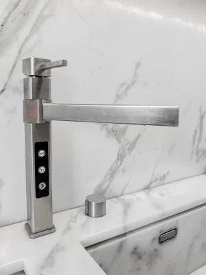 Impianto ad osmosi inversa con frigo-gasazione e rubinetto elettronico cinque vie6