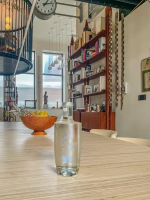 Sistema di trattamento ad osmosi inversa con frigo-gasazione e rubinetto elettronico a tre vie nero opaco