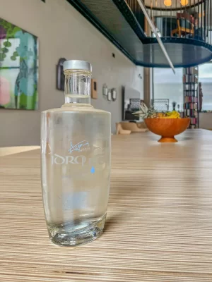 Sistema di trattamento ad osmosi inversa con frigo-gasazione e rubinetto elettronico a tre vie nero opaco